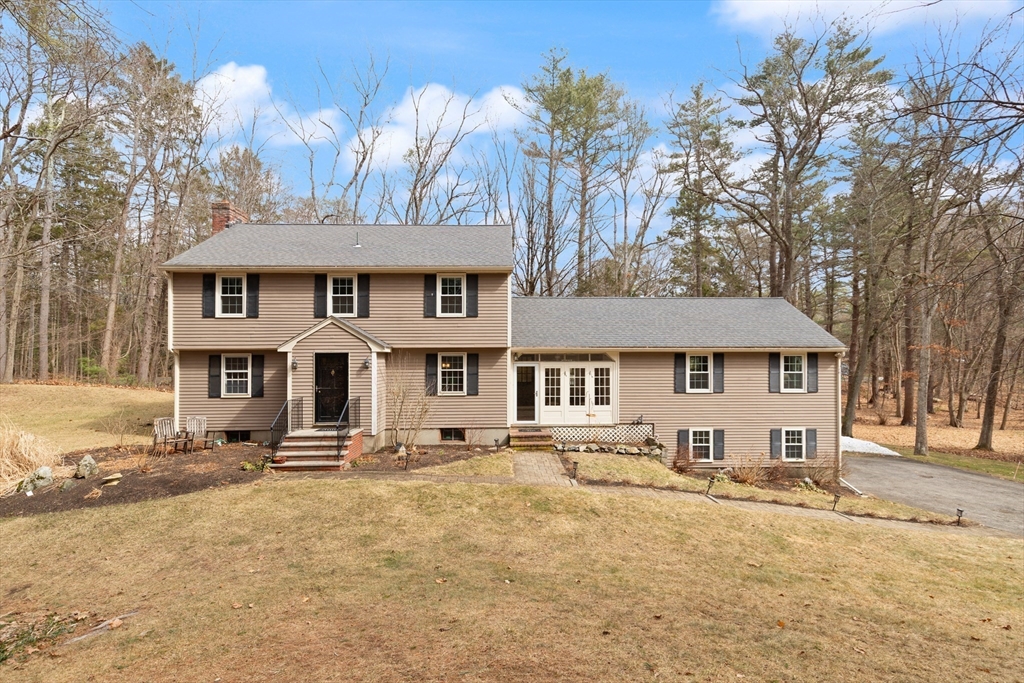 4 Roberts Road Boxford, MA 01921 - Photo 2 of 38