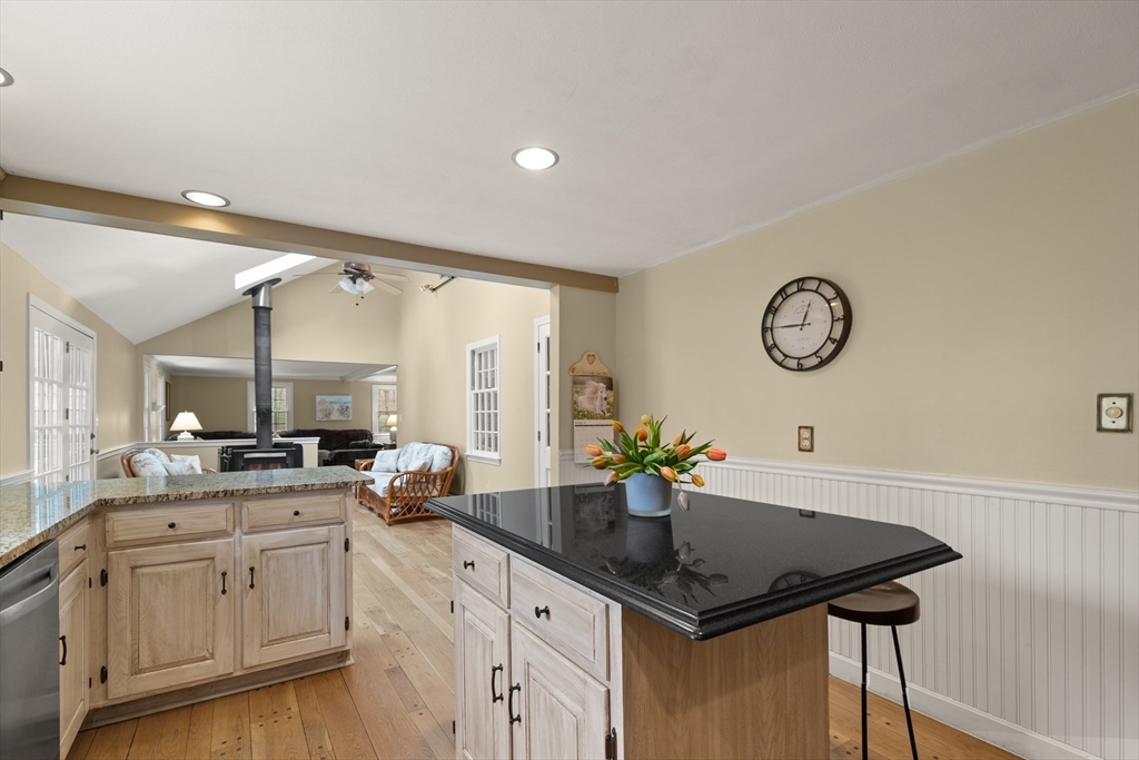 4 Roberts Road Boxford, MA 01921 - Photo 7 of 38