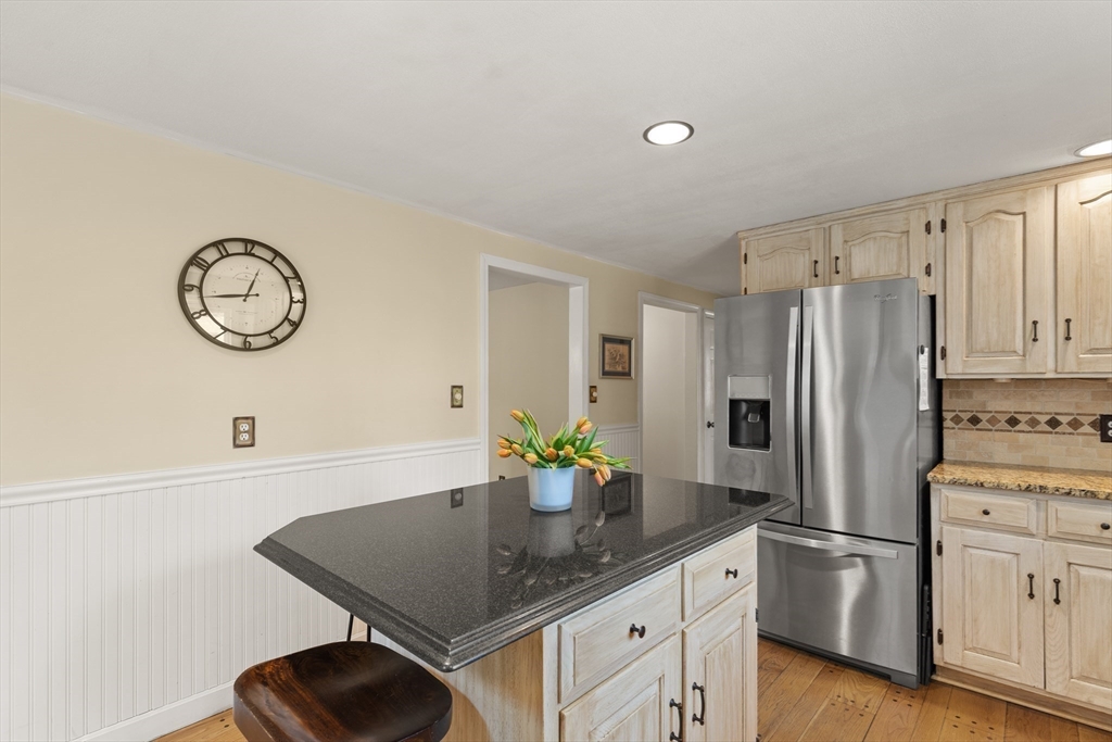 4 Roberts Road Boxford, MA 01921 - Photo 8 of 38
