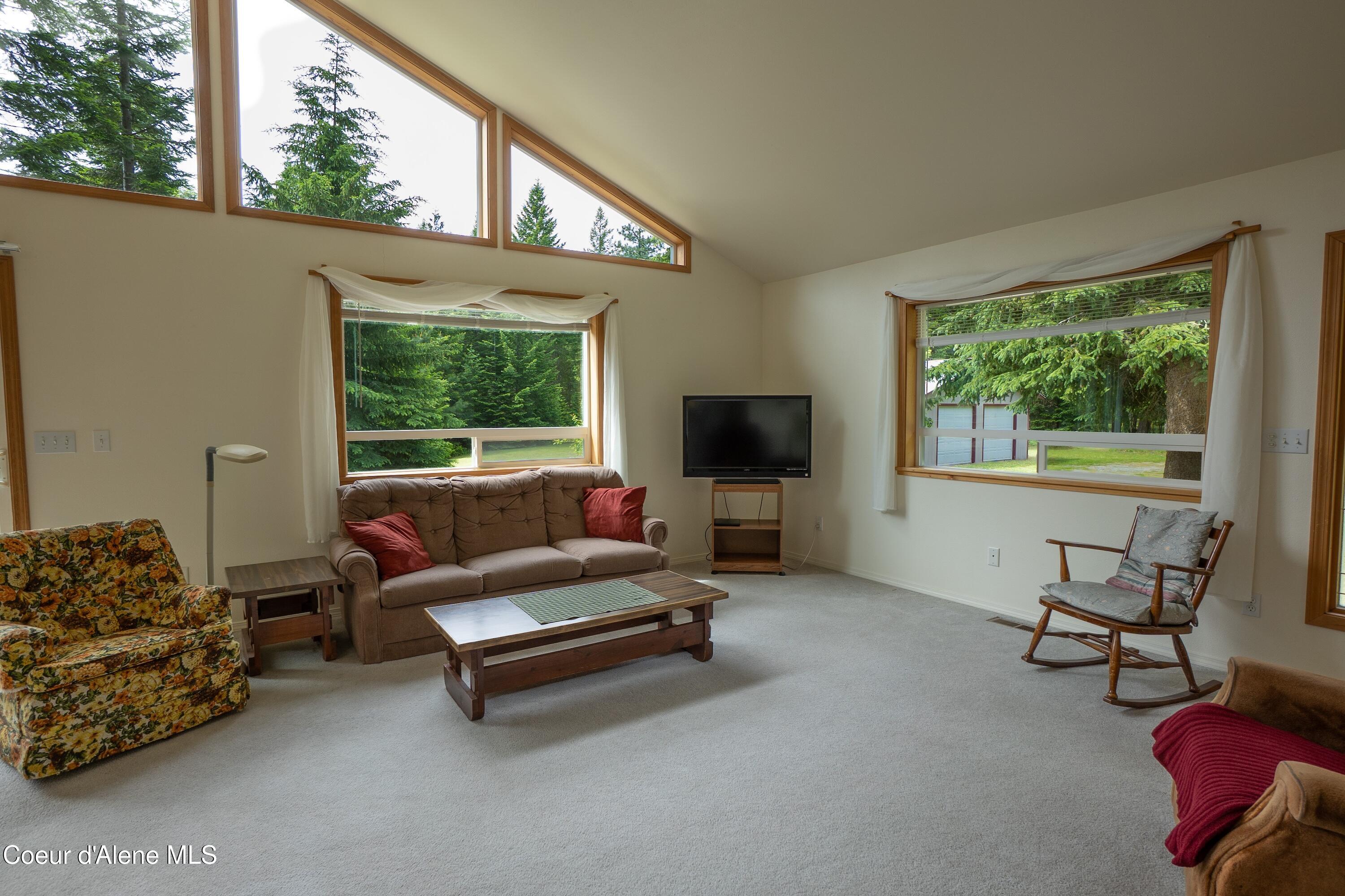 3228 Kootenai Trail Road Bonners Ferry, ID 83805 - Photo 5 of 30 Great Room