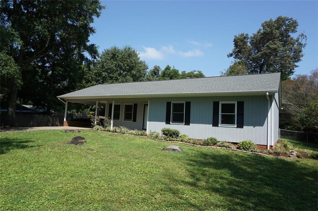 4652 Queens Road Hickory, NC 28602 - Photo 2 of 16 Gallery Image 2