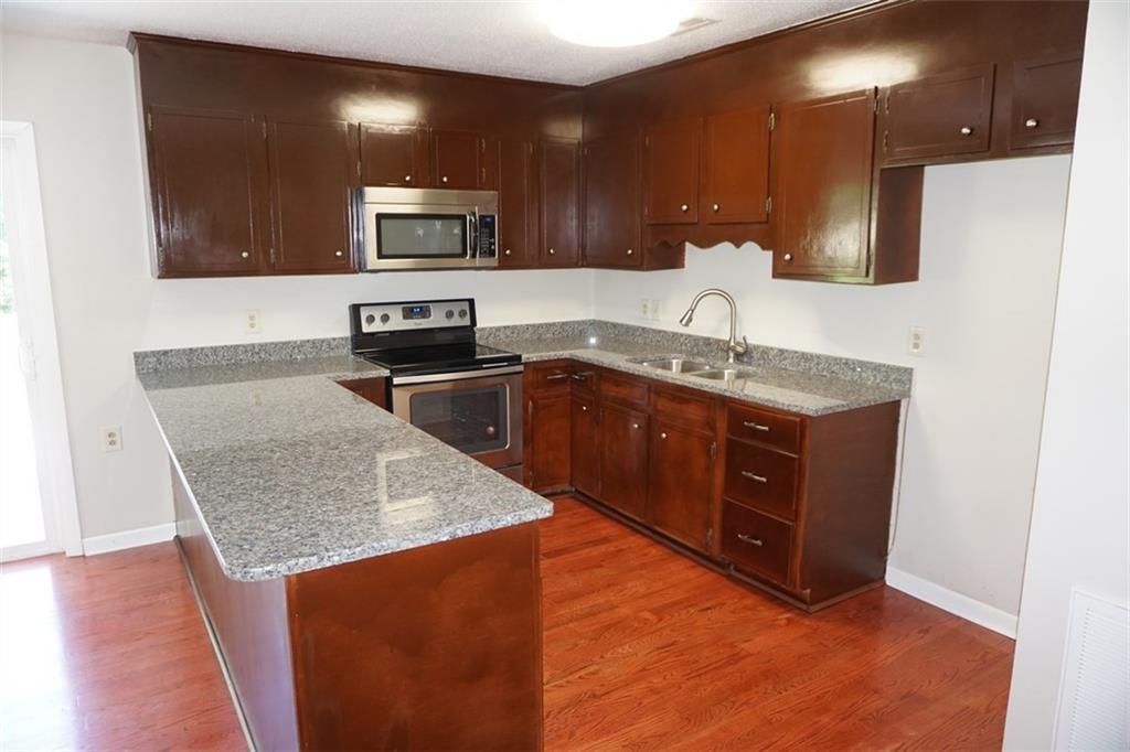 4652 Queens Road Hickory, NC 28602 - Photo 5 of 16 Gallery Image 5