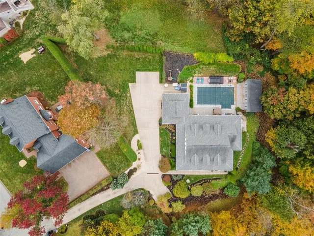 an aerial view of multiple house