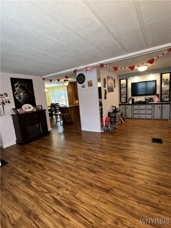 10679 Pavilion Center Road Pavilion, NY 14525 - Photo 13 of 44 Main Living area