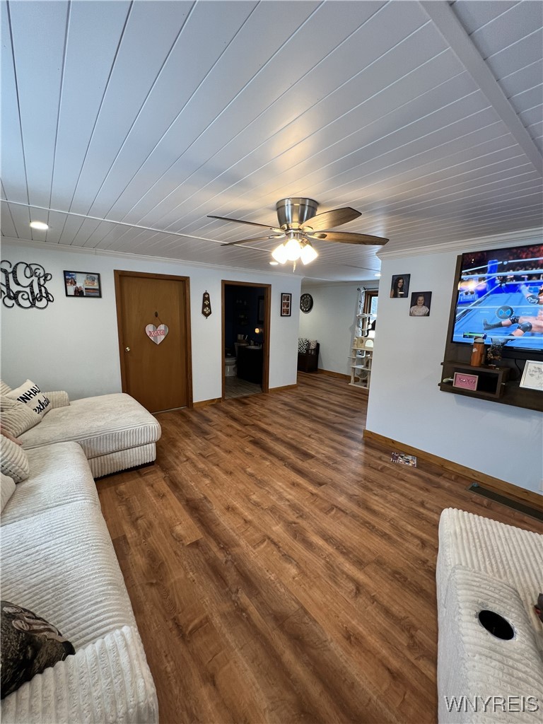 10679 Pavilion Center Road Pavilion, NY 14525 - Photo 17 of 47 Living Room