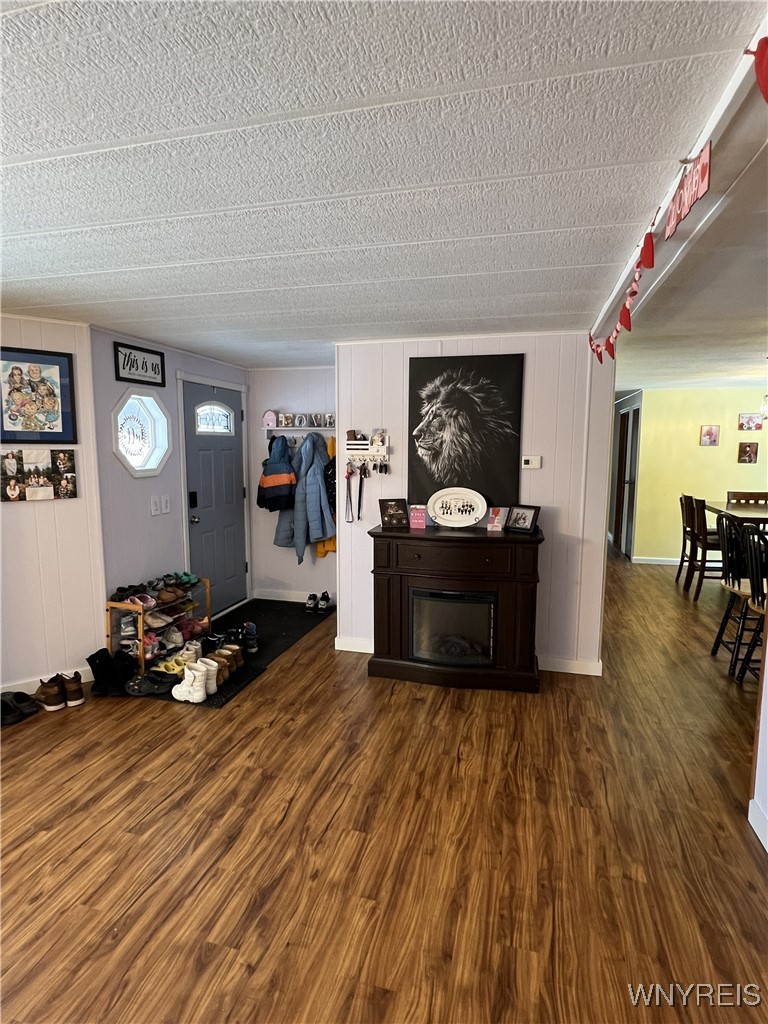 10679 Pavilion Center Road Pavilion, NY 14525 - Photo 18 of 47 Showing front Hall