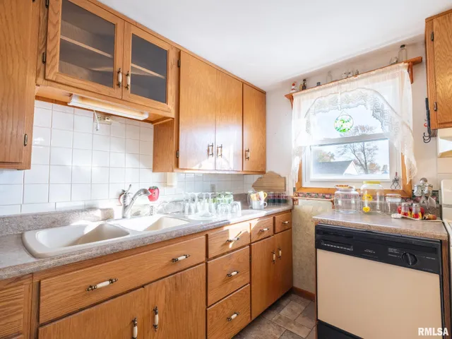 $140,000 | 118 South Pekin Lane, Hanna City, IL 61536