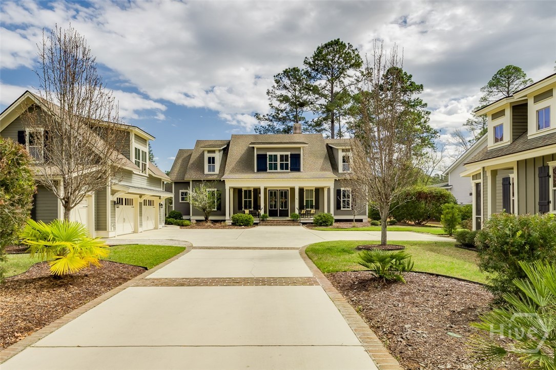 Exquisite custom with 5,722 sq ft of living space