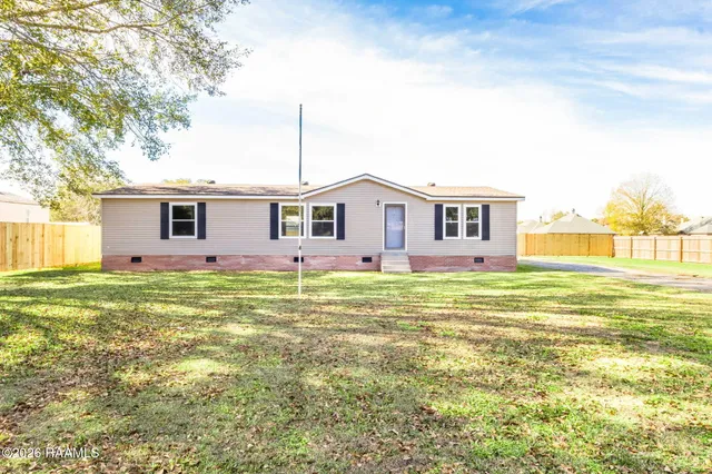 $169,000 | 624 Chemin Metairie Road, Youngsville, LA 70592
