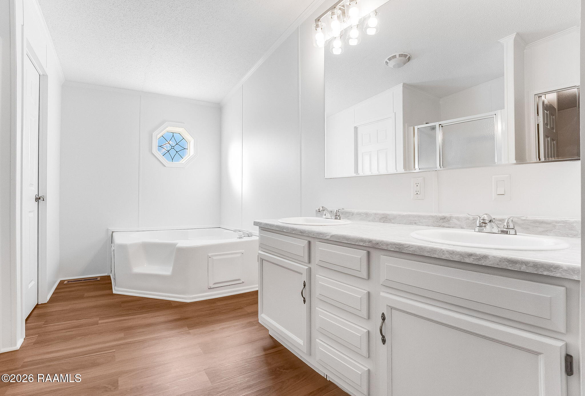 624 Chemin Metairie Road Youngsville, LA 70592 - Photo 14 of 21 Primary Bath