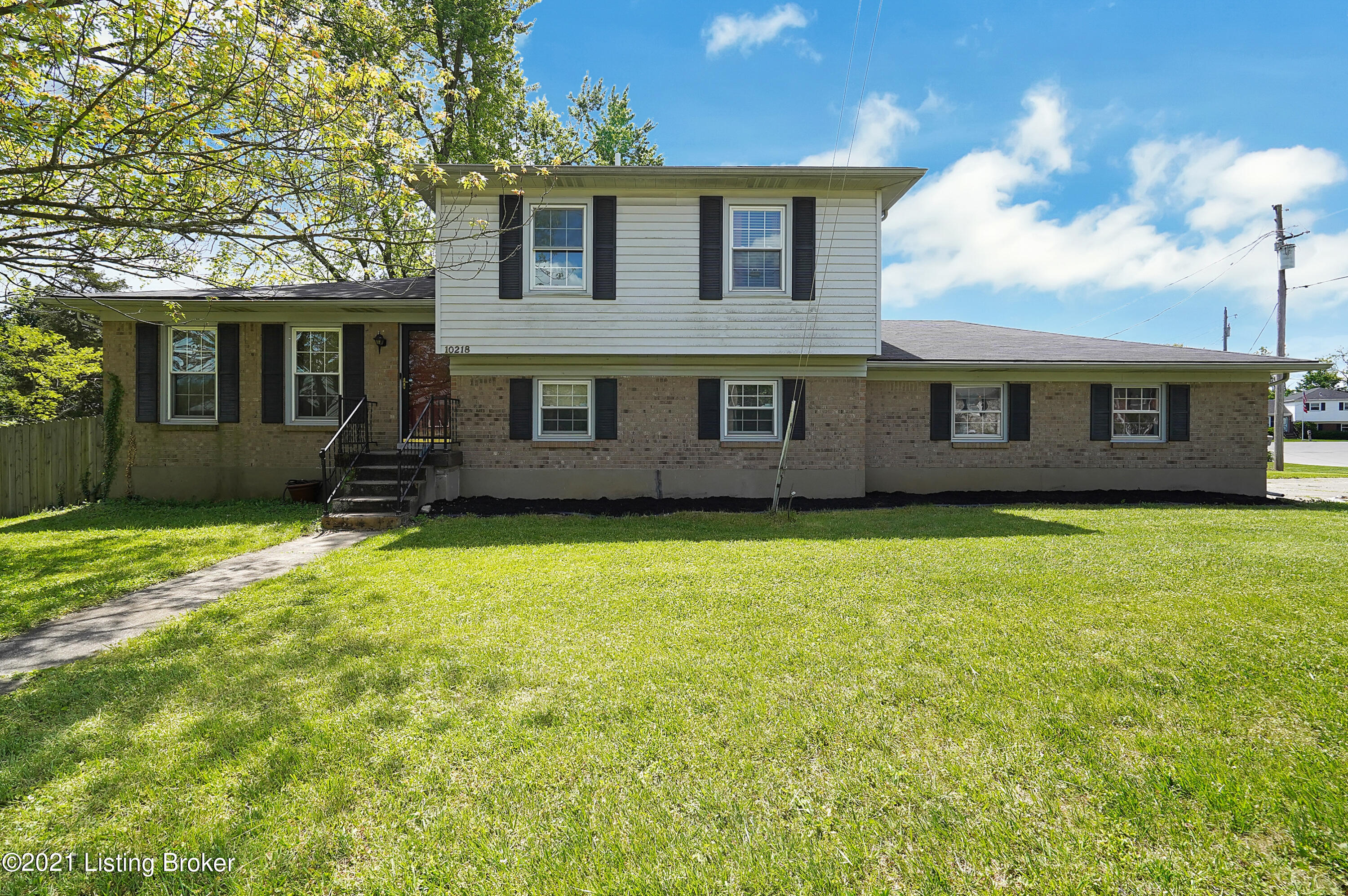 10218 St Rene Road Louisville, KY 40299 - Photo 1 of 36 Front Elevation