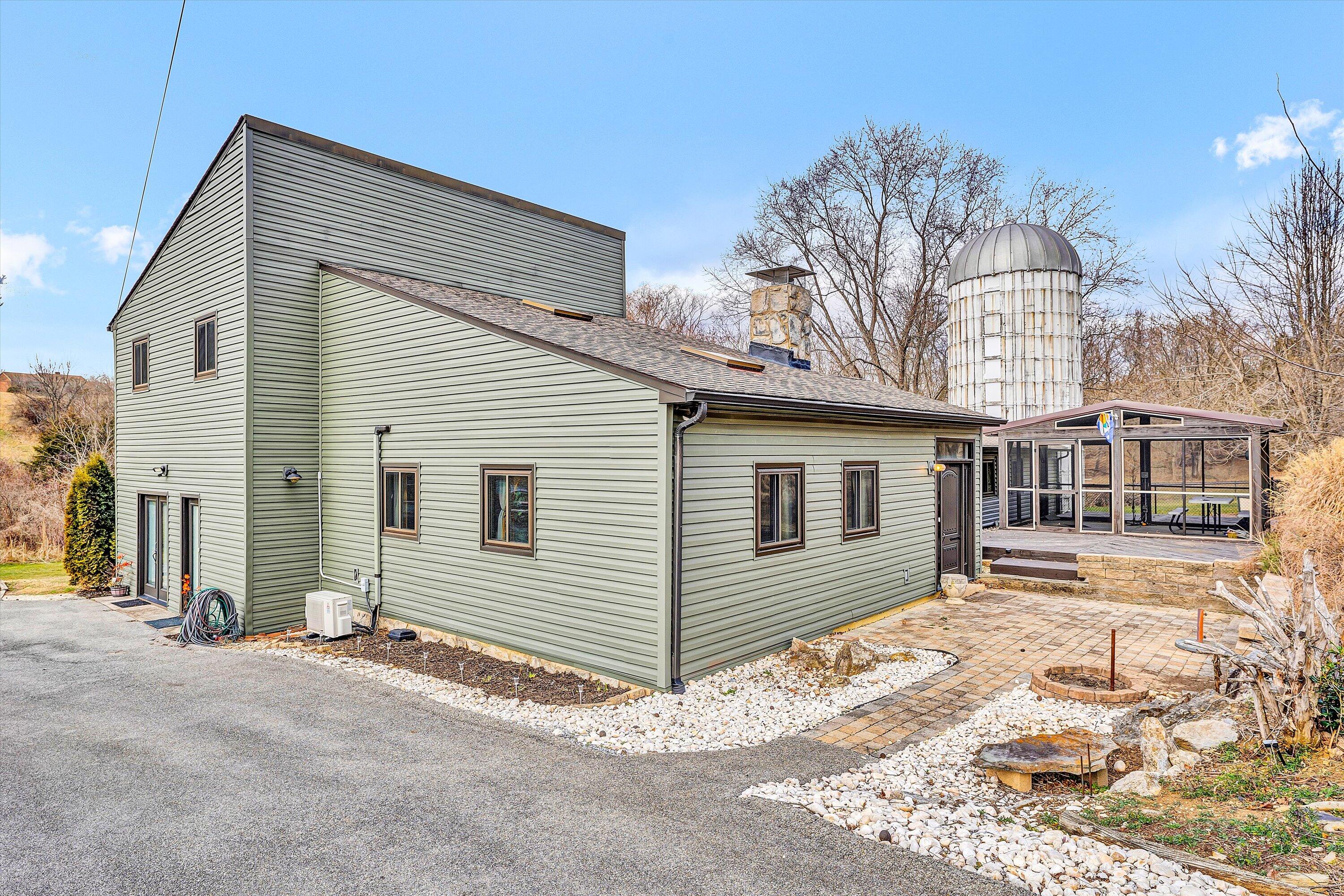 3144 Country Club Road Troutville, VA 24175 - Photo 2 of 82 02-SGP-04710