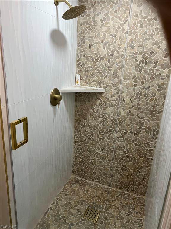 139 Colonade Circle Naples, FL 34103 - Photo 21 of 32 First Floor Shower