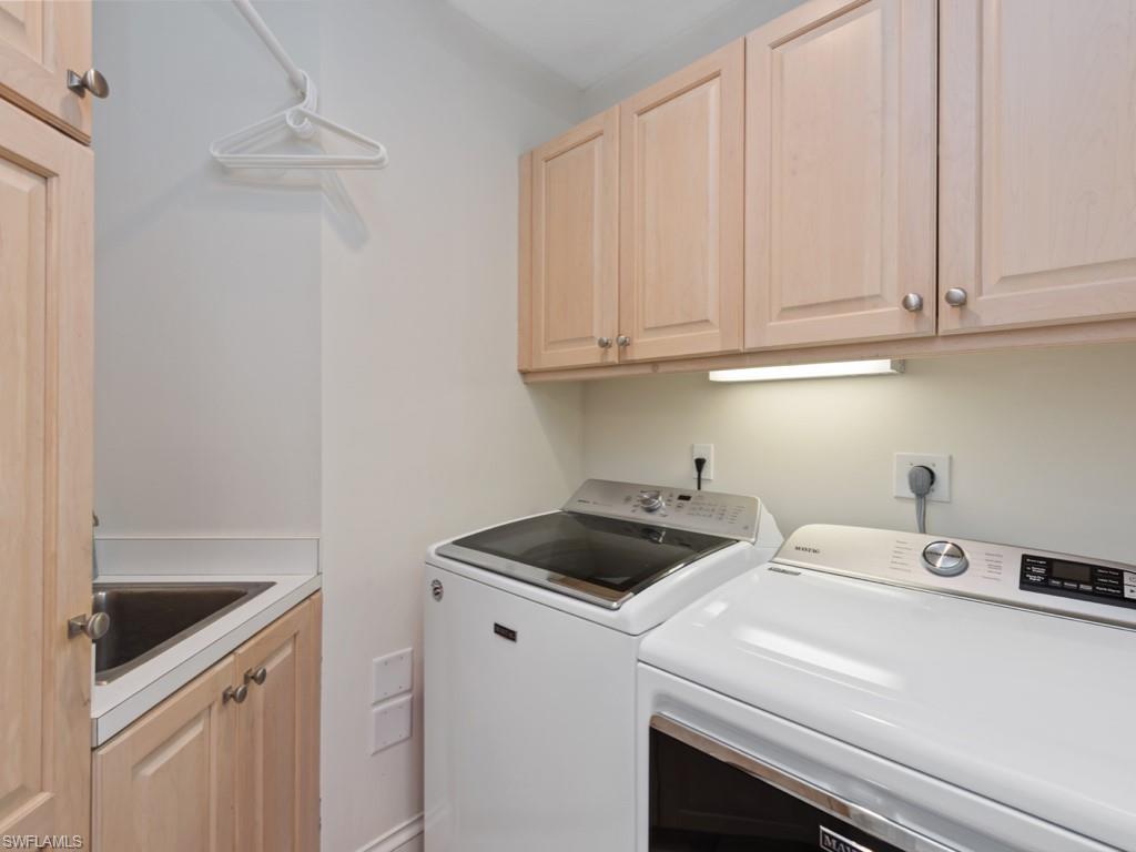 139 Colonade Circle Naples, FL 34103 - Photo 24 of 32 Laundry