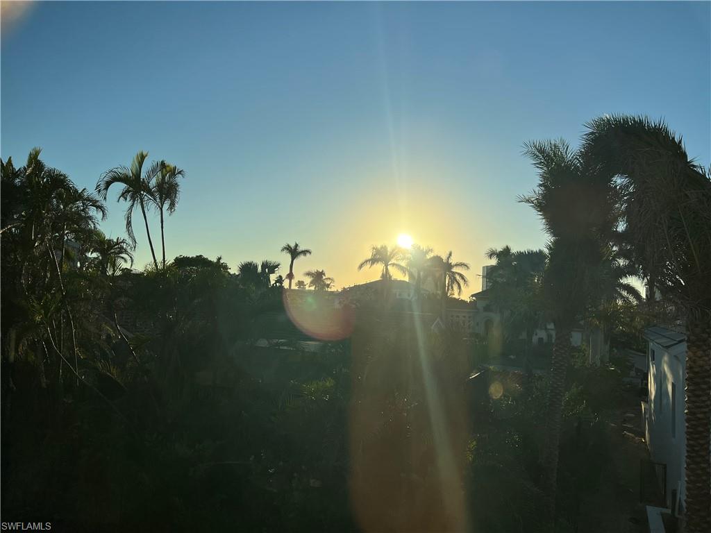 139 Colonade Circle Naples, FL 34103 - Photo 27 of 32 Sunset Views
