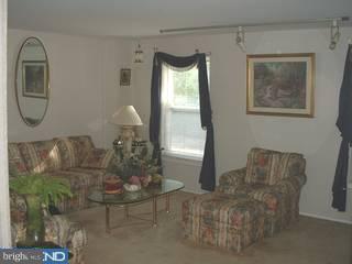 105 Rennard Place Philadelphia, PA 19116 - Photo 2 of 6 Gallery Image 2