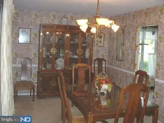 105 Rennard Place Philadelphia, PA 19116 - Photo 3 of 6 Gallery Image 3