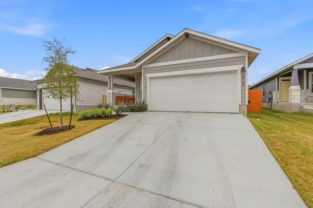 $1,950 | 825 Sungrove Trail, Georgetown, TX 78628