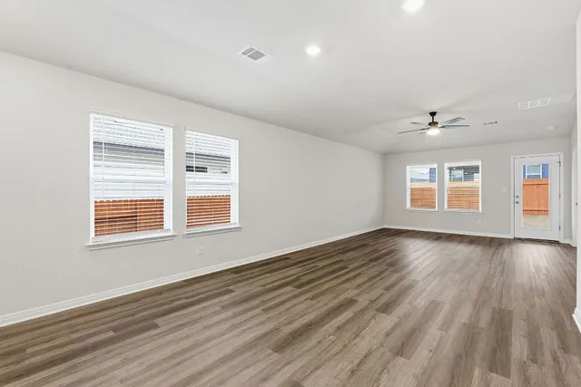 $1,950 | 825 Sungrove Trail, Georgetown, TX 78628