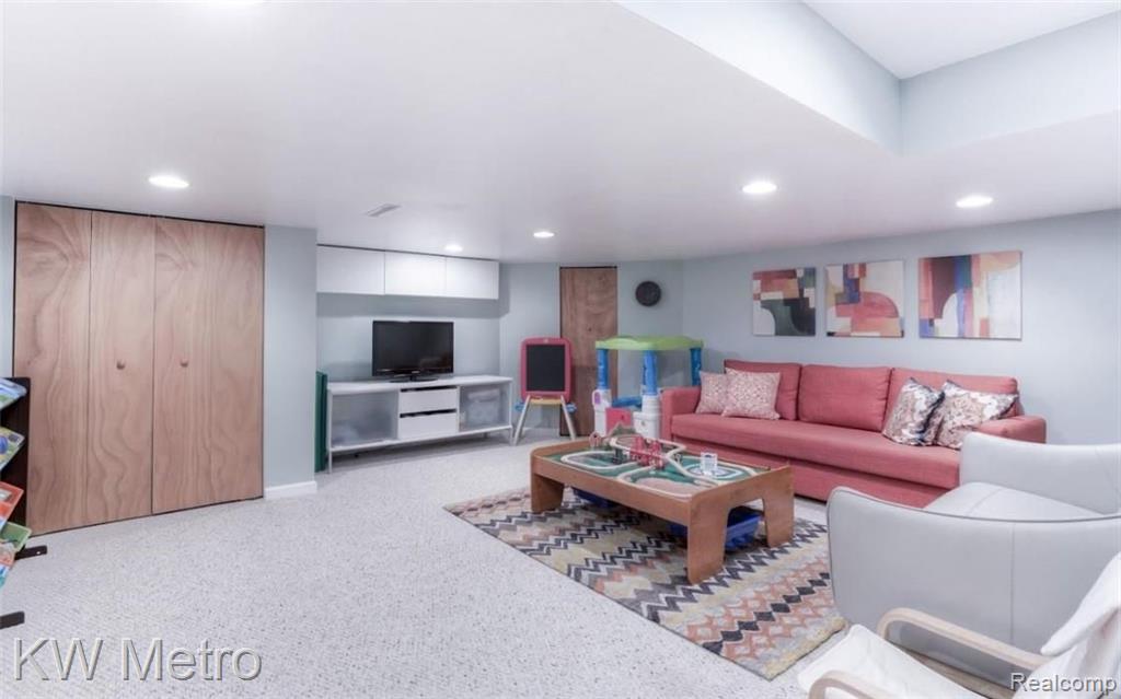 1137 Pine Ridge Court Rochester Hills, MI 48306 - Photo 21 of 27
