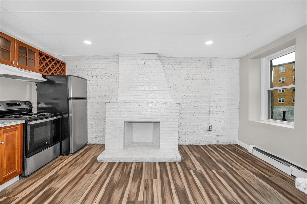 114 Appleton Street, Unit 2 Lowell, MA 01852 - Photo 2 of 13