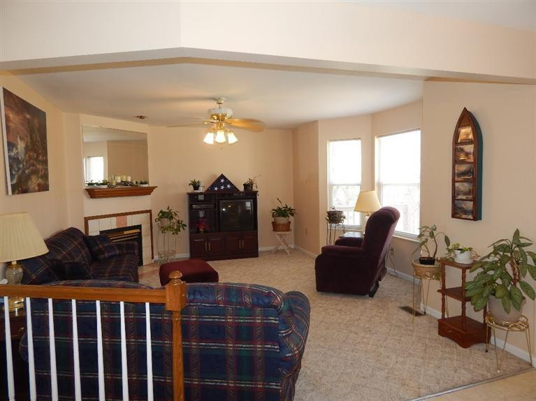 1332 Cayton Road Florence, KY 41042 - Photo 3 of 13 Gallery Image 3