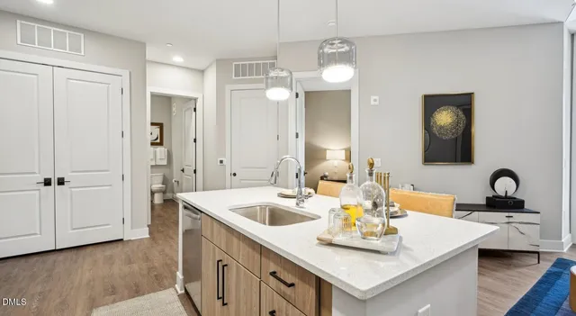 $1,633 | 625 South Elliott Road, Unit S1E, Chapel Hill, NC 27517