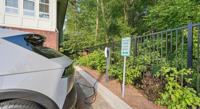 $1,633 | 625 South Elliott Road, Unit S1E, Chapel Hill, NC 27517