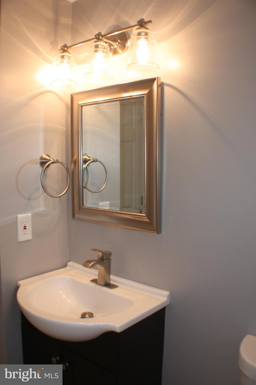 8106 Subet Road Baltimore, MD 21244 - Photo 16 of 26 Bath (Master)