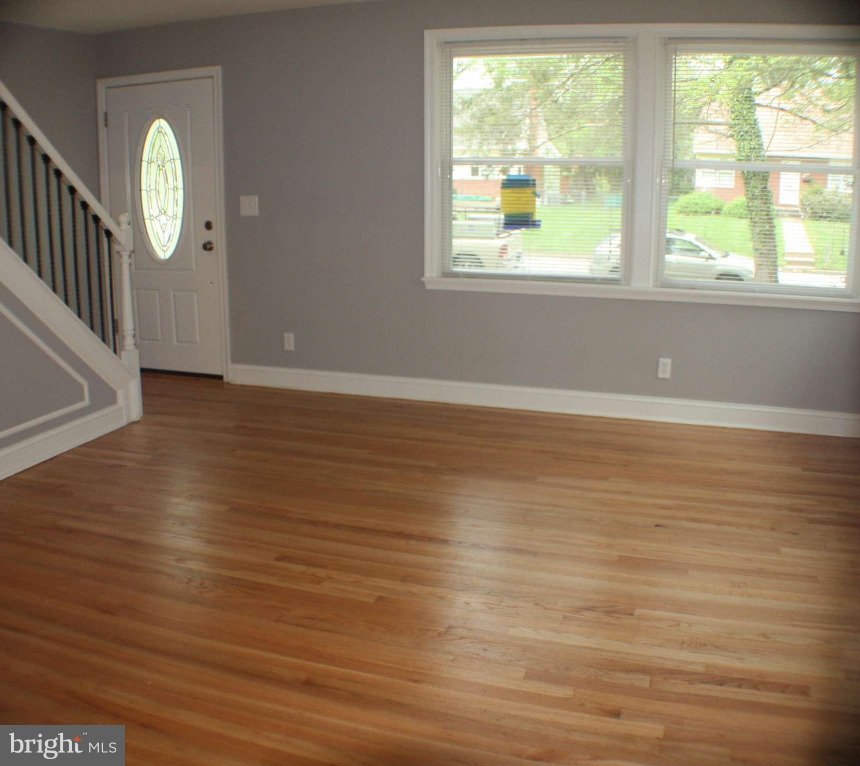 8106 Subet Road Baltimore, MD 21244 - Photo 3 of 26 Living Room