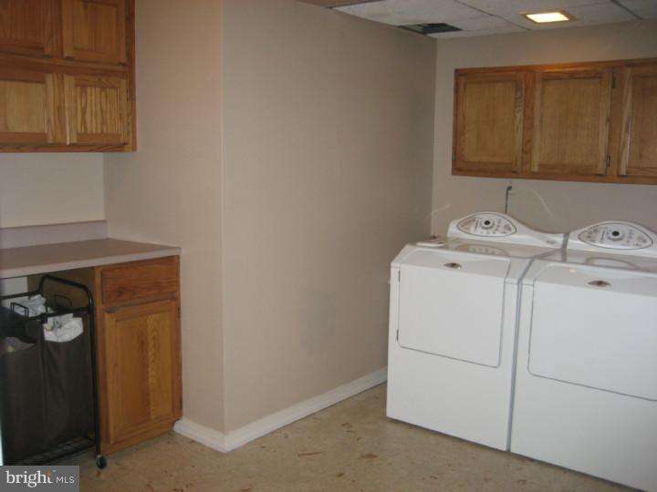 1070 Janvier Road Williamstown, NJ 08094 - Photo 12 of 25 Laundry Room