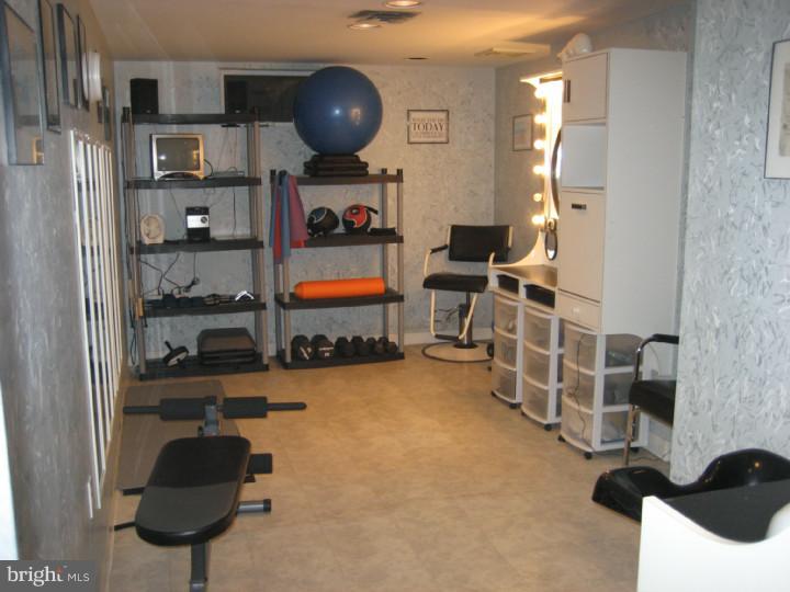 1070 Janvier Road Williamstown, NJ 08094 - Photo 14 of 25 Basement - Finished