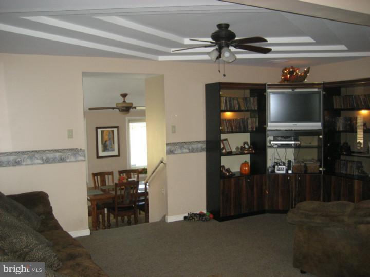 1070 Janvier Road Williamstown, NJ 08094 - Photo 6 of 25 Family Room