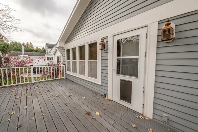 $377,500 | 809 Richards Avenue, Watertown, WI 53094