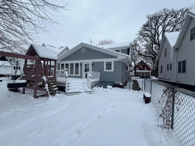$377,500 | 809 Richards Avenue, Watertown, WI 53094