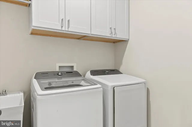 a view of a house with a big yard