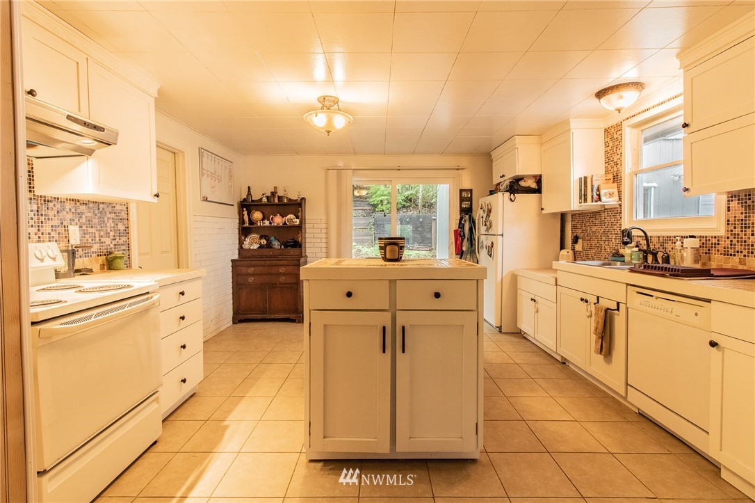 2743 Wishkah Road Aberdeen, WA 98520 - Photo 4 of 25 Gallery Image 4