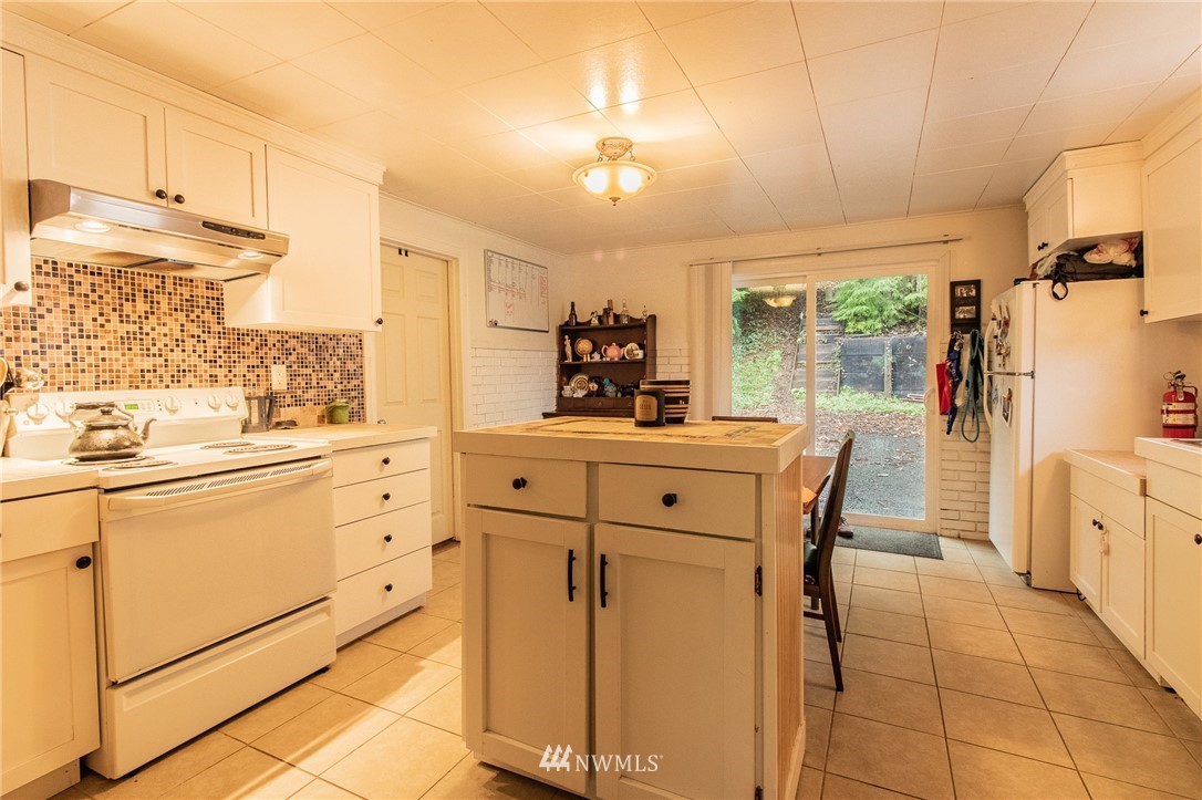 2743 Wishkah Road Aberdeen, WA 98520 - Photo 5 of 25 Gallery Image 5