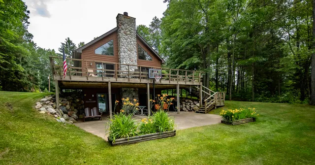 $759,000 | 123 East Stager Lake Drive, Crystal Falls, MI 49920