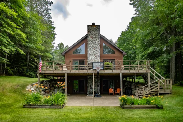 $759,000 | 123 East Stager Lake Drive, Crystal Falls, MI 49920