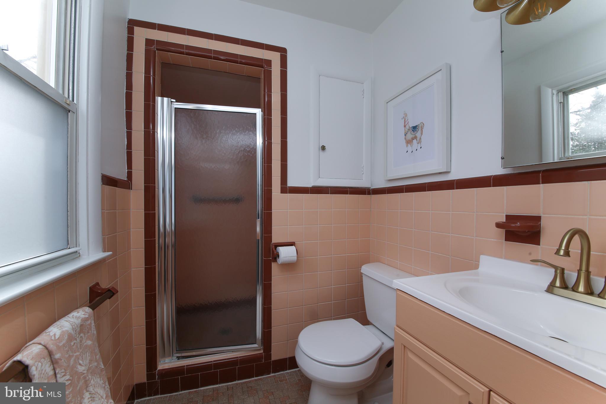 1207 Oliver Road Huntingdon Valley, PA 19006 - Photo 21 of 30 Bathroom
