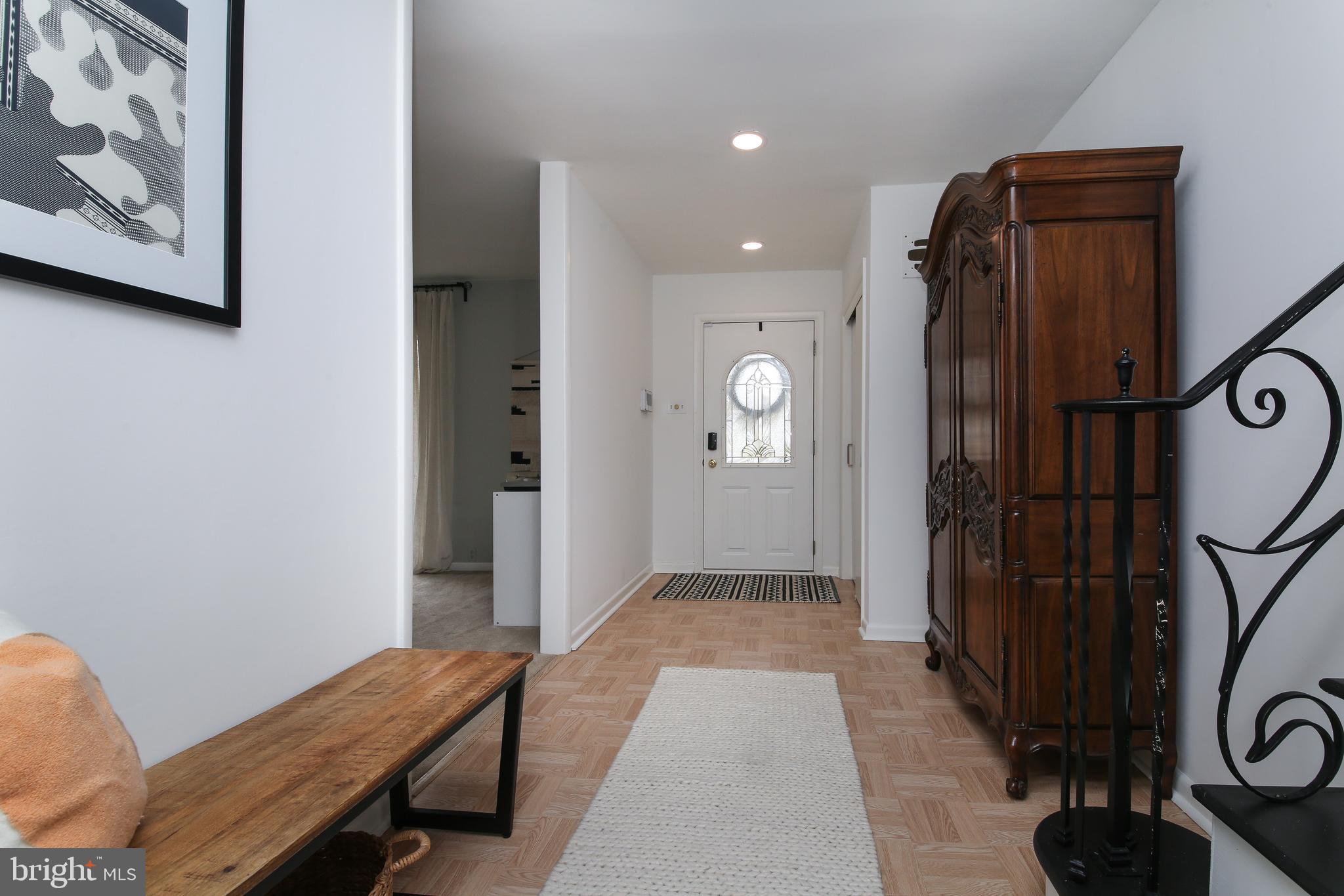 1207 Oliver Road Huntingdon Valley, PA 19006 - Photo 5 of 30 Foyer