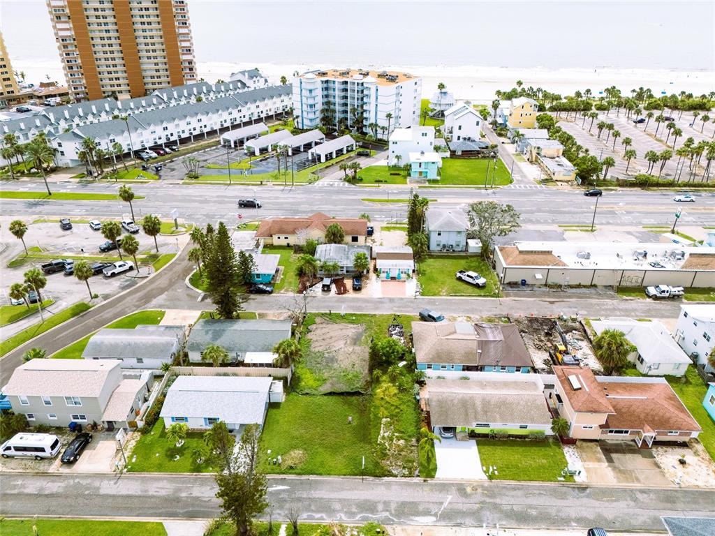 18005 1st Street East St. Petersburg, FL 33708 - Photo 2 of 4