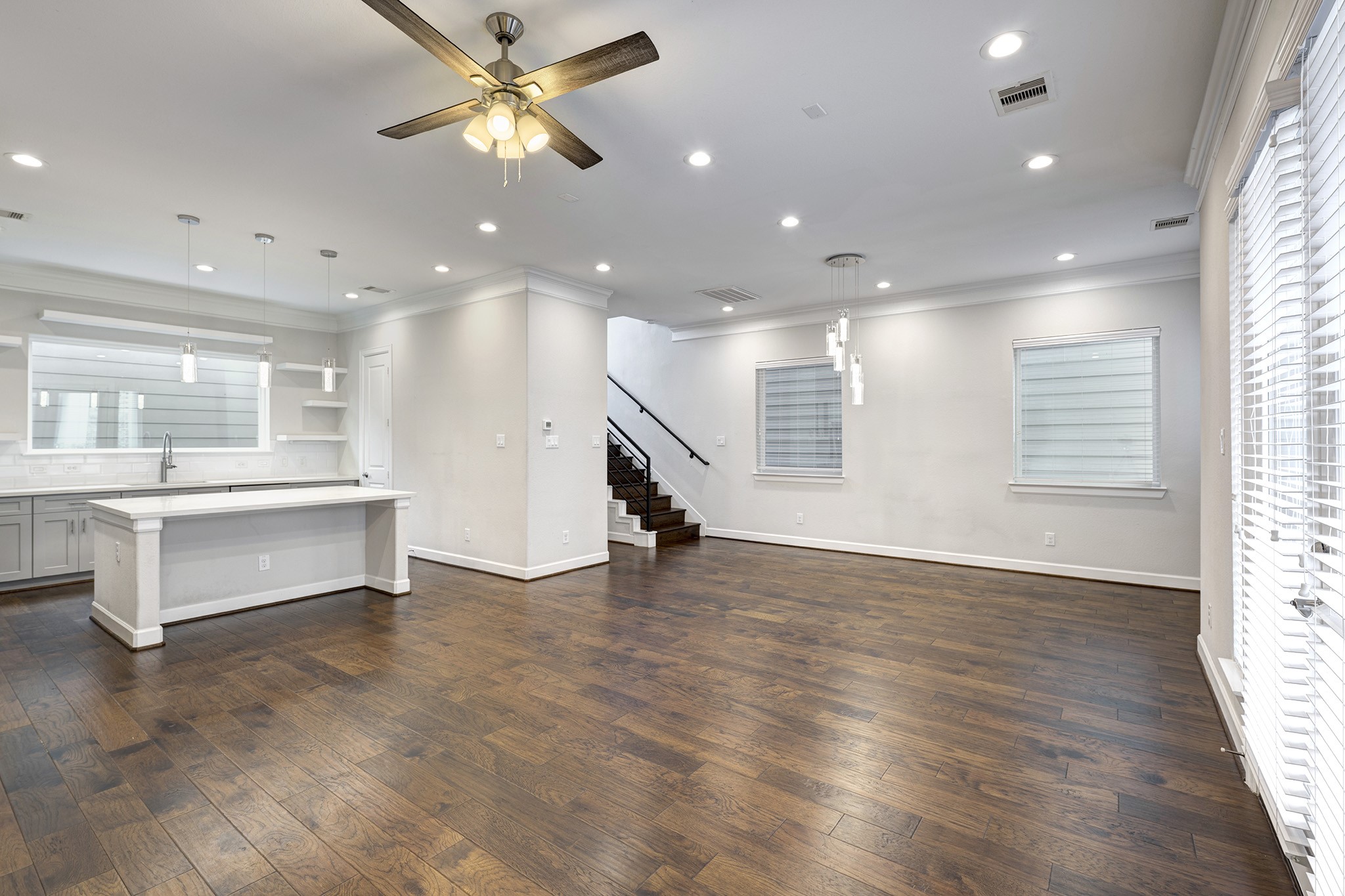 5932 Petty Street, Unit B Houston, TX 77007 - Photo 4 of 19