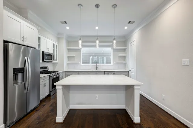 $3,500 | 5932 Petty Street, Unit B, Houston, TX 77007