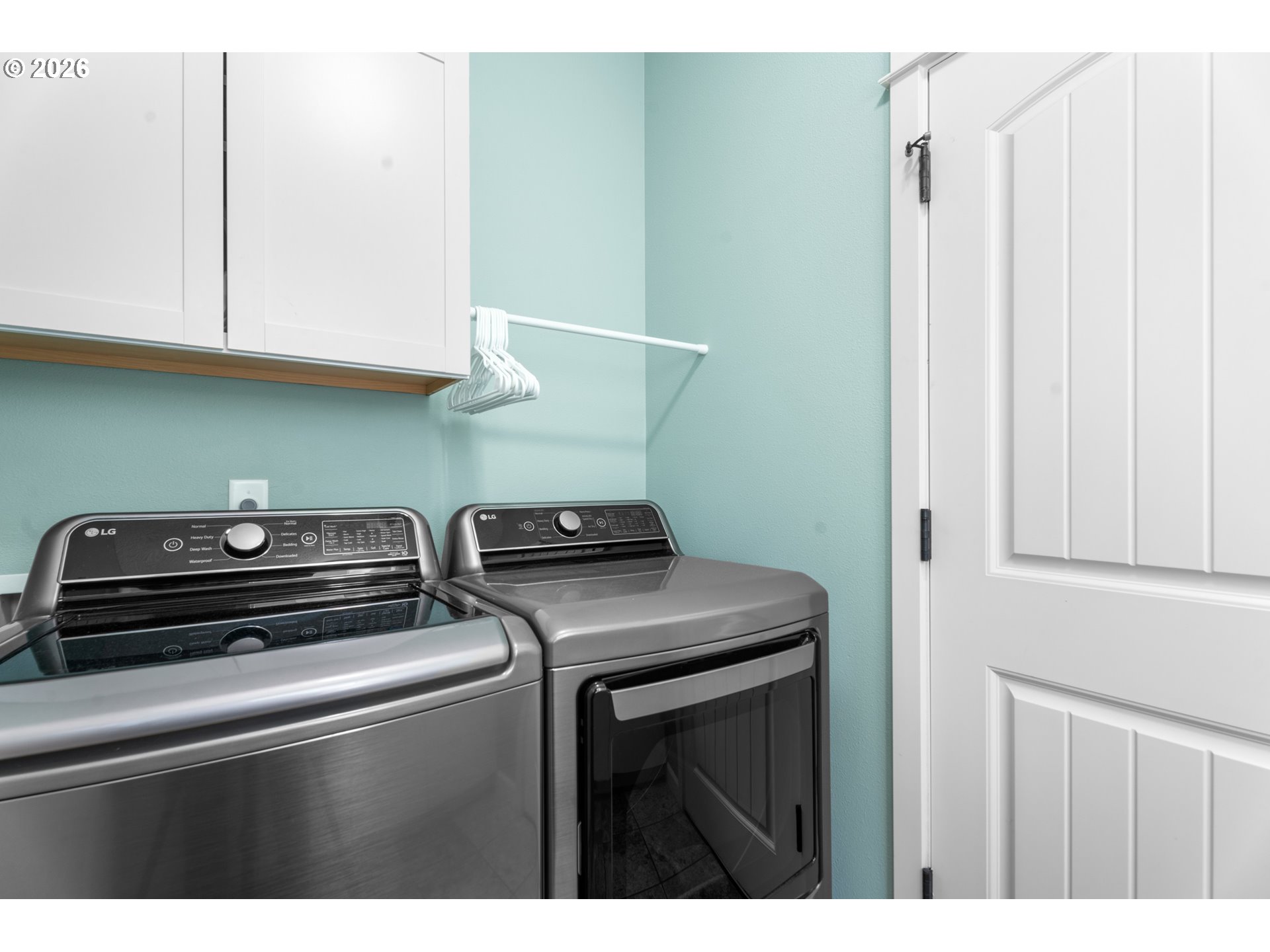 218 Finneys Avenue Molalla, OR 97038 - Photo 13 of 34 a utility room with dryer and washer