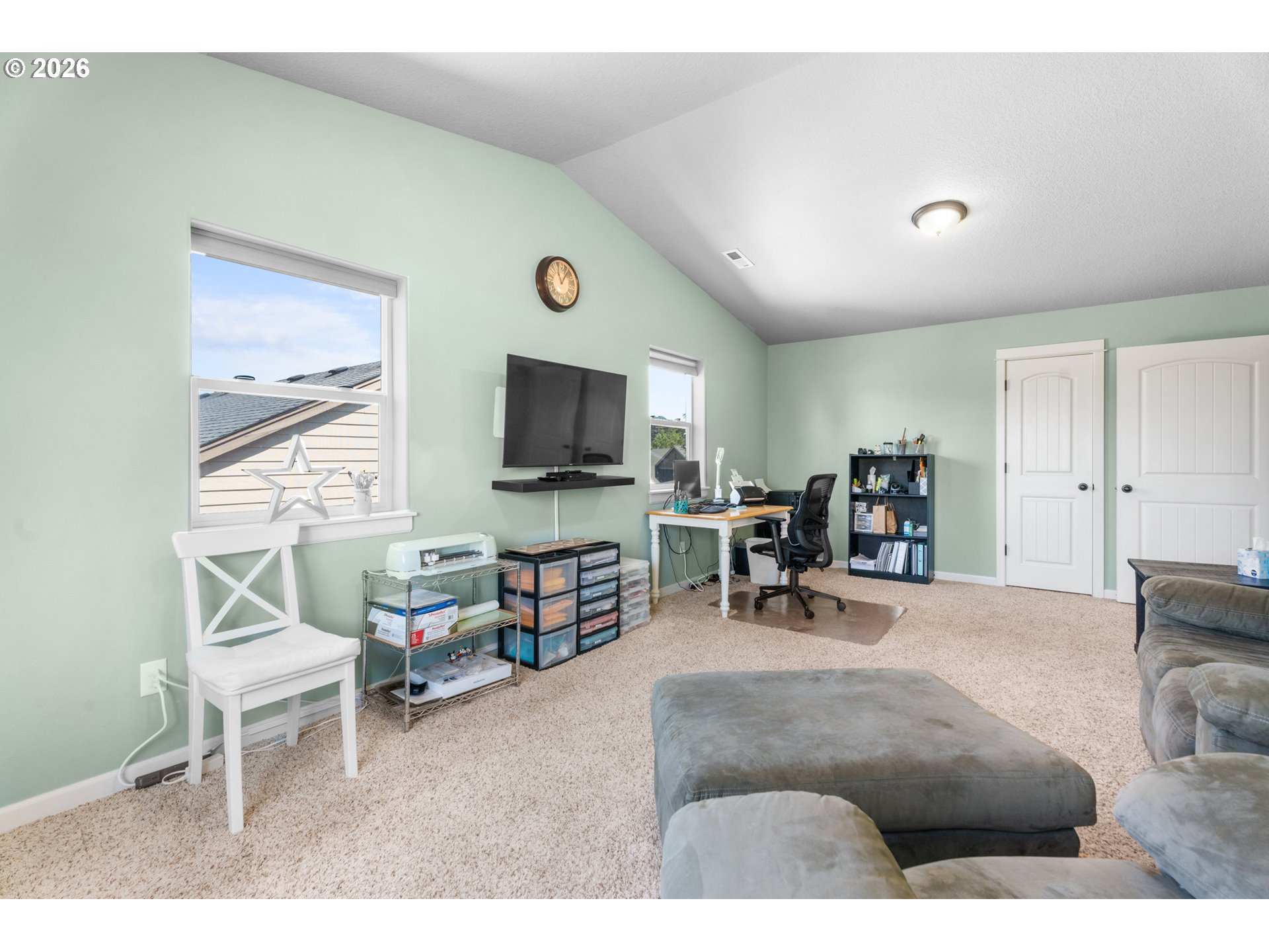 218 Finneys Avenue Molalla, OR 97038 - Photo 27 of 34 a living room with furniture and a flat screen tv