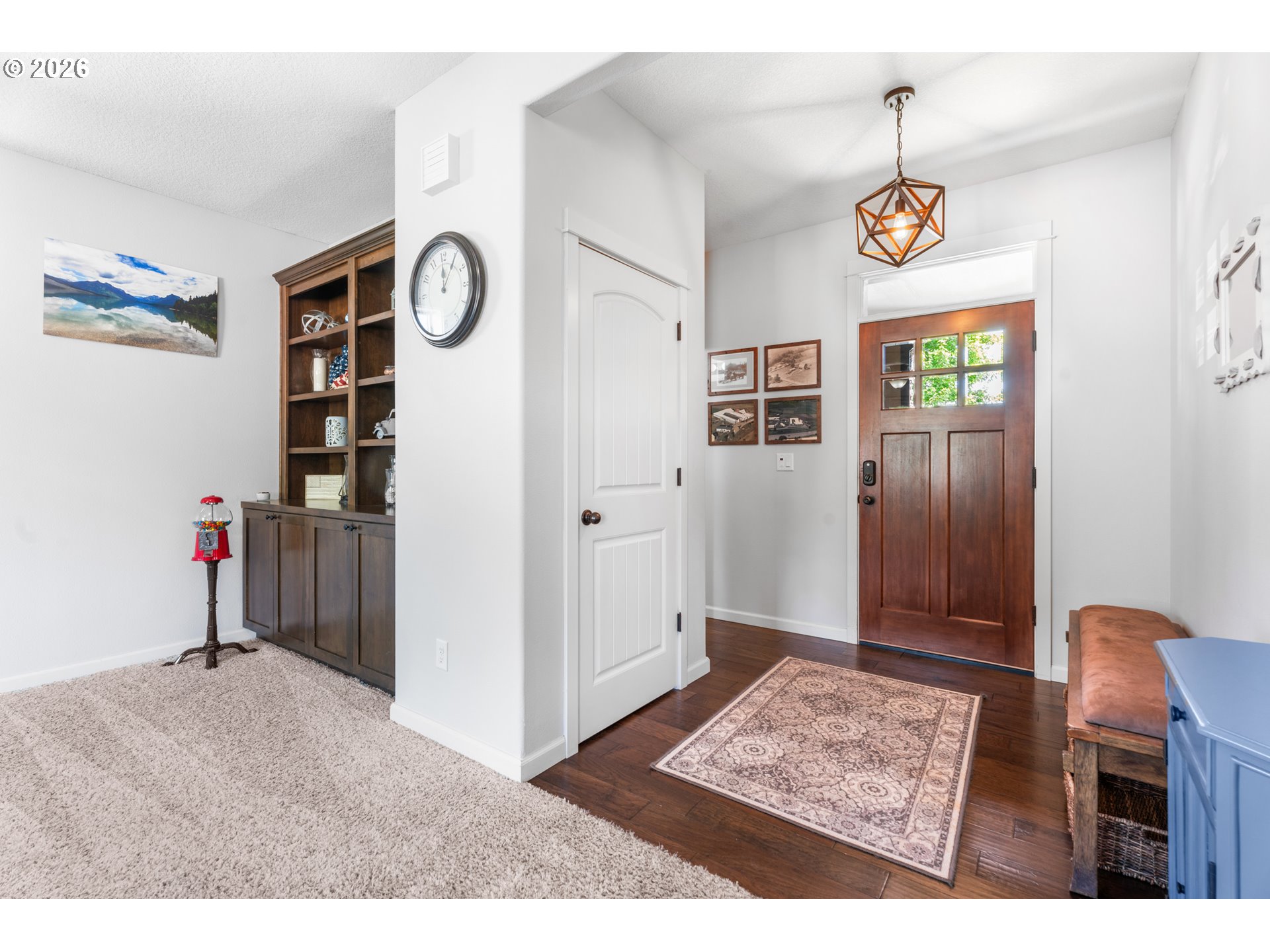 218 Finneys Avenue Molalla, OR 97038 - Photo 3 of 34 a view of an entryway with wooden floor