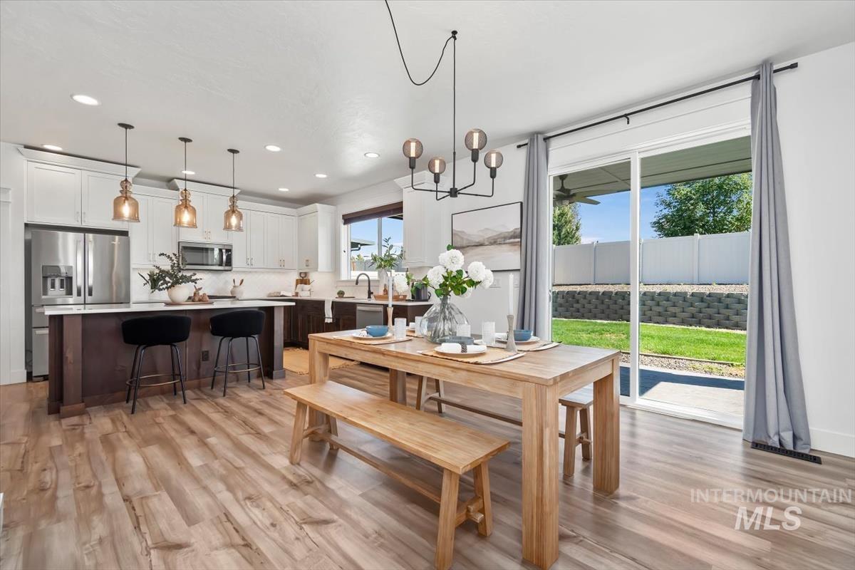 5897 West Riva Capri Street Meridian, ID 83646 - Photo 12 of 50 Dining area
