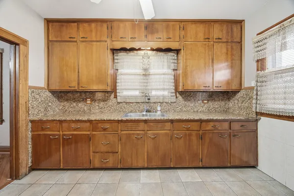 $275,000 | 12506 Elm Street, Blue Island, IL 60406
